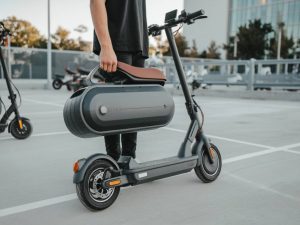 choisir une trottinette électrique : ce qu'il faut savoir sur les batteries et la recharge